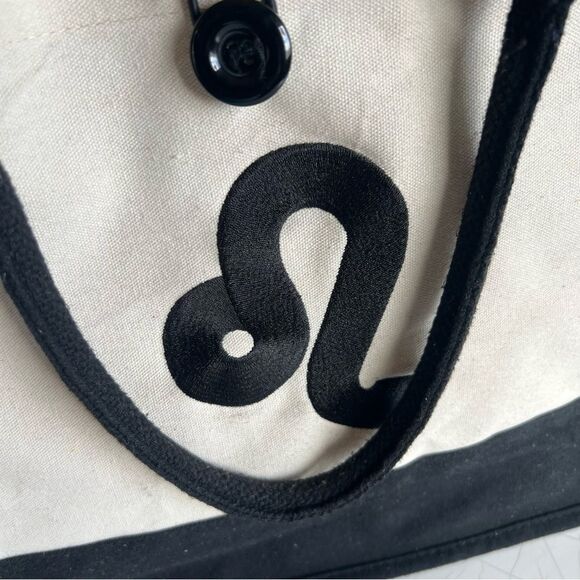 YOOFAN Canvas Tote Bag YOOFAN Canvas Tote Bag - Personalized 12 Zodiac Signs Leo - Picture 8 of 12